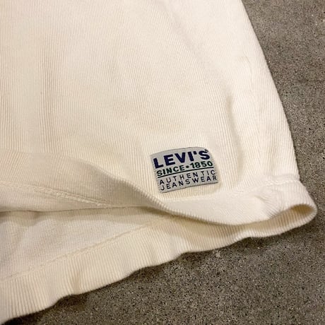 Levi'sヘンリーネックTシャツ