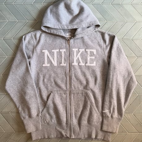 NIKE ロゴジップパーカー