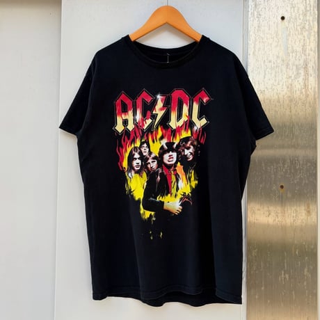 AC/DC プリントTシャツ