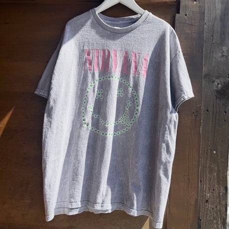 NIRVANA フラワーニコちゃんTシャツ