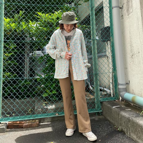 パステル花柄シャツ