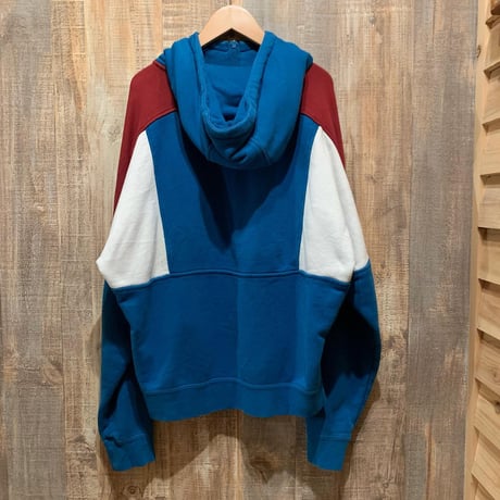 NIKEハイネックハーフジップパーカー