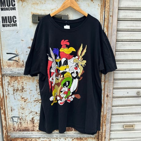 LOONEY TUNES キャラクター集合Tシャツ