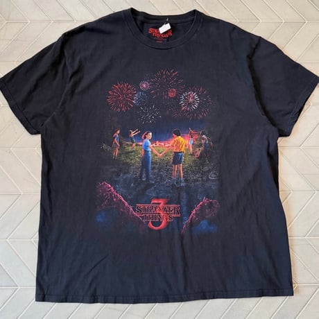 ストレンジャー・シングス シーズン3 Tシャツ