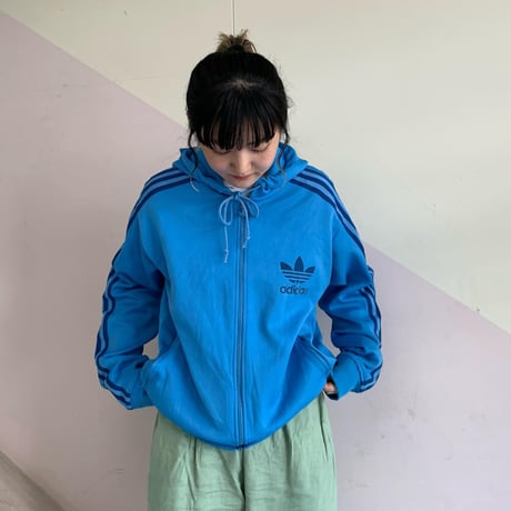 adidasジャージフーディ
