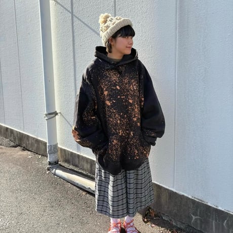 Champion ブリーチ加工ワンポイント刺繍フーディー