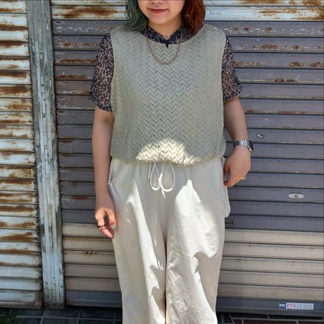 透かし編みタンクトップ