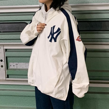 NYナイロンプルオーバー