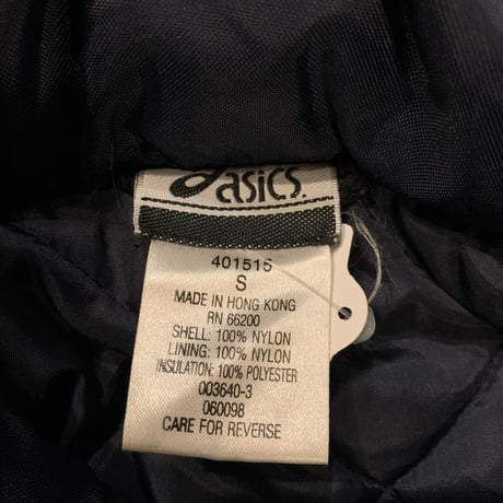 asicsナイロンキルティングアウター