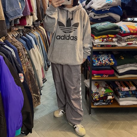 adidas トレフォイルパーカー