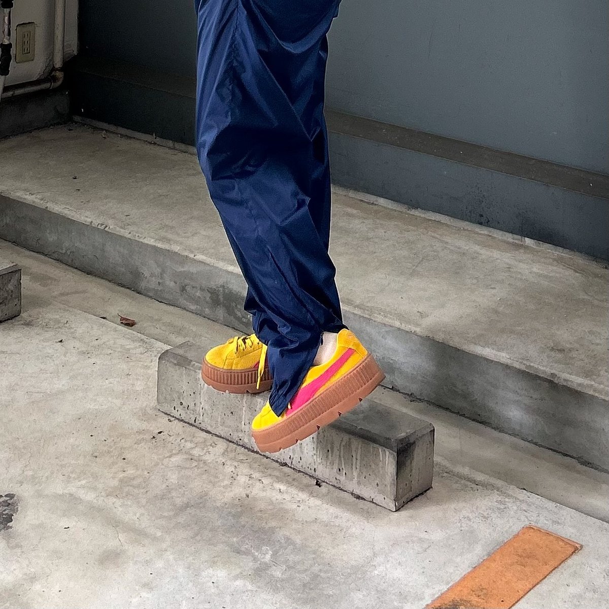 Fotus ナイロンフレアーパンツ蛍光イエロー Fotus ナイロンフレアーパンツ蛍光イエロー