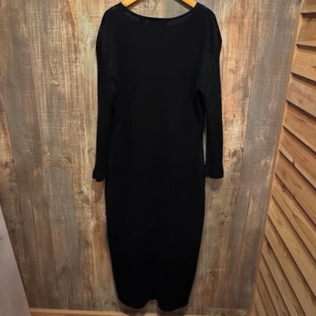 CAROLE LITTLE 刺繍入りニットワンピース