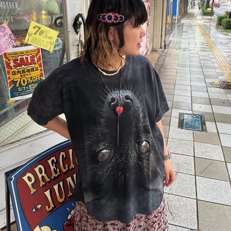 THE MOUNTAIN コウモリTシャツ