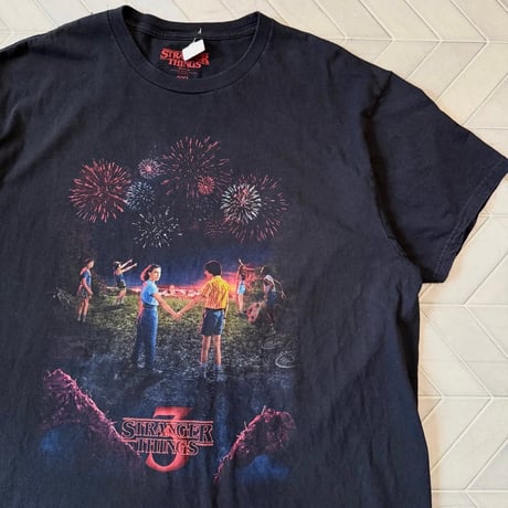 ストレンジャー・シングス シーズン3 Tシャツ