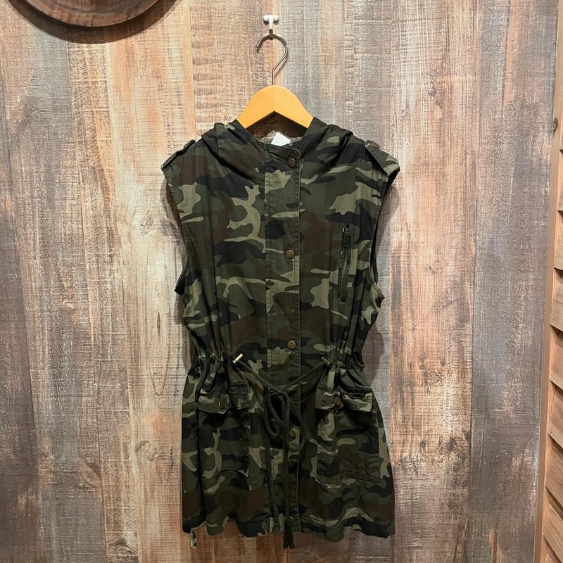 ZENANA OUTFITTERS フード付迷彩柄ベスト | CUSTOM FEVER