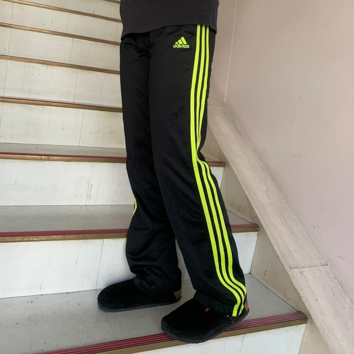 adidasネオンイエロートラックパンツ | CUSTOM FEVER