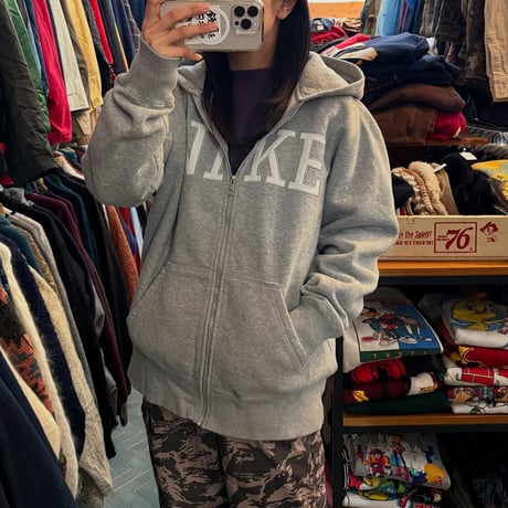 NIKE ロゴジップパーカー