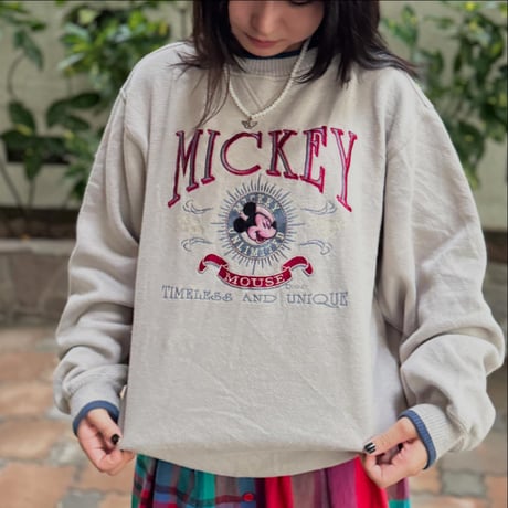 Disney MICKEY UNLIMITED  刺繍スウェット