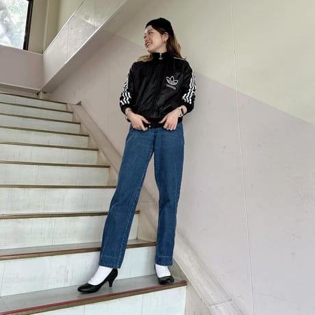 adidasナイロンジャケット