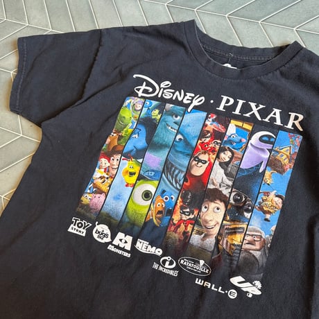 Disney pixar Tシャツ