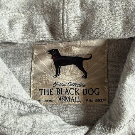 THE BLACK DOG プリントパーカー