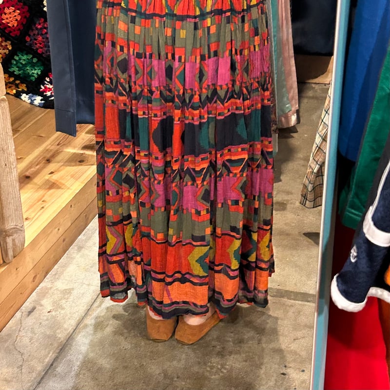 レディース2024SS ラッセルノ 総柄スカート 黒系 【公式通販】