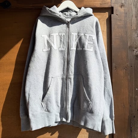 NIKE ロゴジップパーカー
