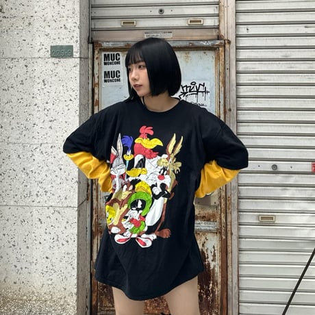 LOONEY TUNES キャラクター集合Tシャツ