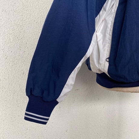 NIKE裏地付きナイロンプルオーバー
