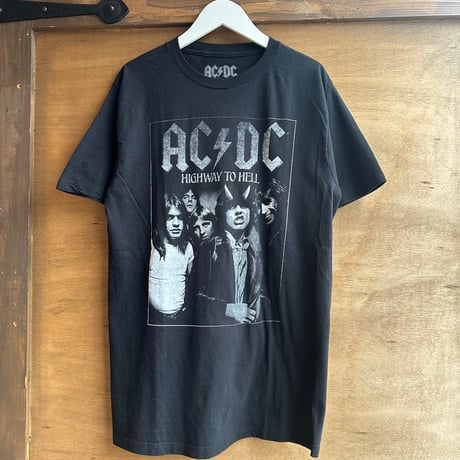 AC/DC プリントTシャツ