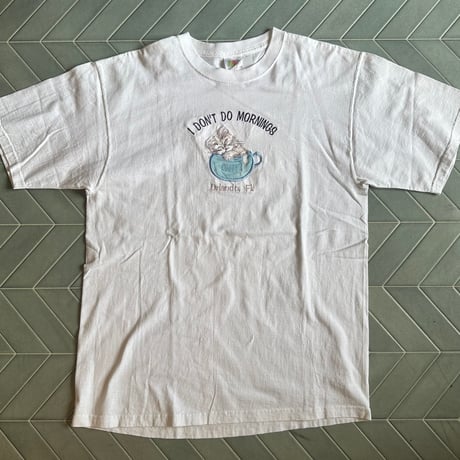 ねこちゃん刺繍Tシャツ