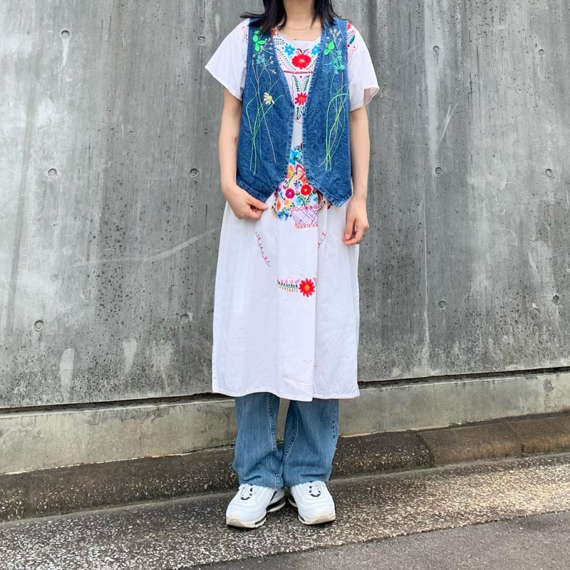 手刺繍デニムベスト | CUSTOM FEVER