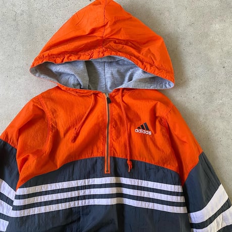 adidasハーフジップナイロンフーディPO