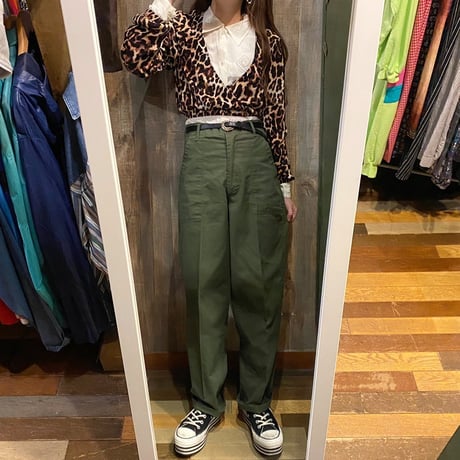ショート丈レオパードデザイントップス