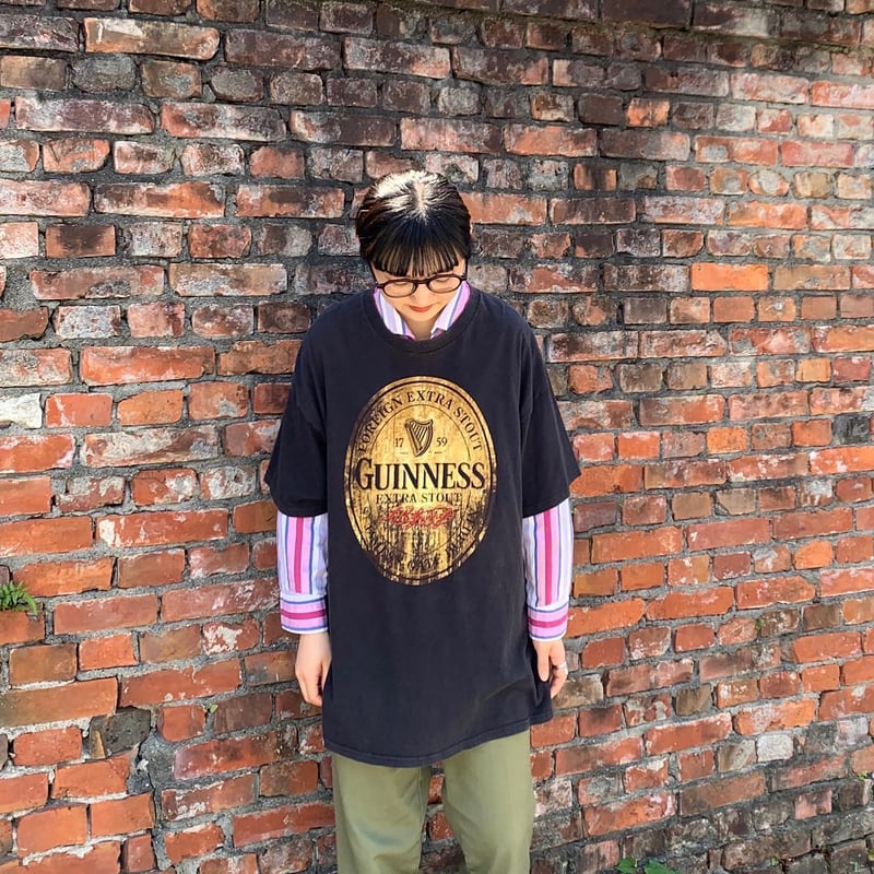 ギネス　ビール　Guinness　Tシャツ　メンズM　アイルランド・ダブリン 古着GUINNESSギネスビールTシャツアイルランド袖ラインオーバー