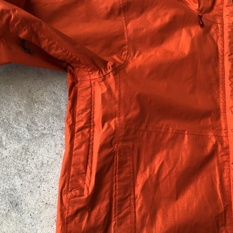 PATAGONIA 〝トレントシェルジャケット〟