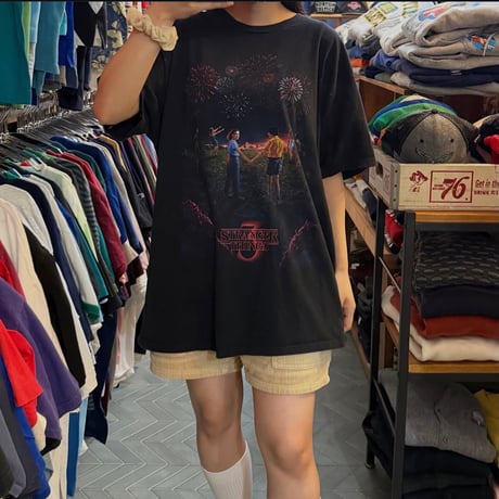 ストレンジャー・シングス シーズン3 Tシャツ