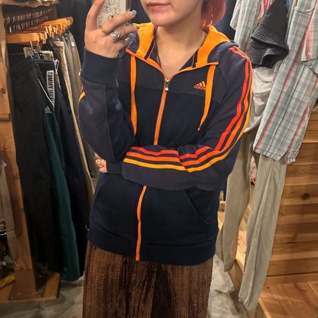 adidas ラインジップパーカー