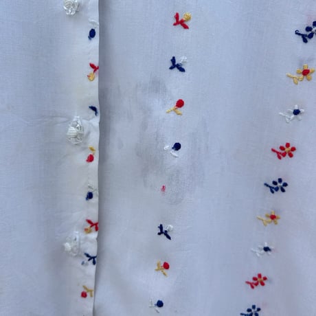 お花刺繍シャツ
