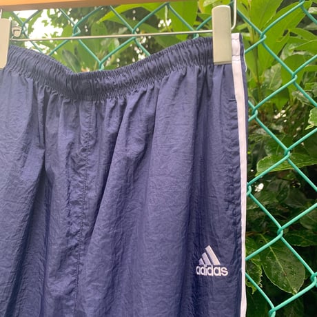 adidasナイロンパンツ