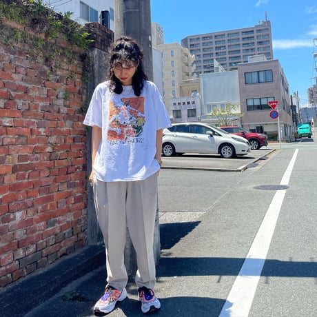 ART IS HEALTHY! Tシャツ
