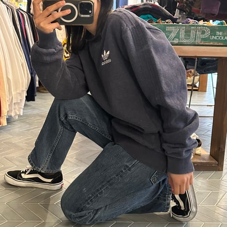 adidas ワンポイントスウェット