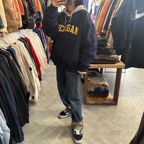 NIKE MICHIGAN プルオーバー