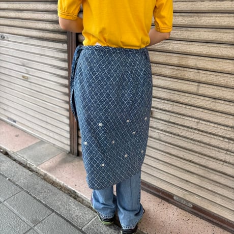 総柄ラップスカート