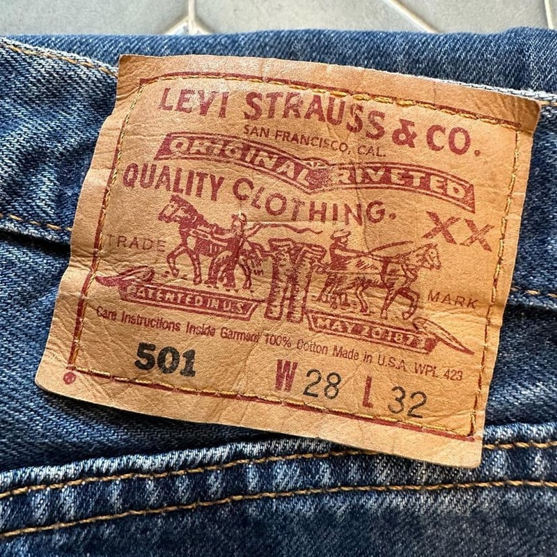 USA製　Levi's 501 W28 セルビッチ USA製 縮みなし《リーバイス》プレミアム 501(W28)セルビッチ 赤