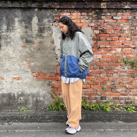 WHITE SIERRAナイロンジャケット