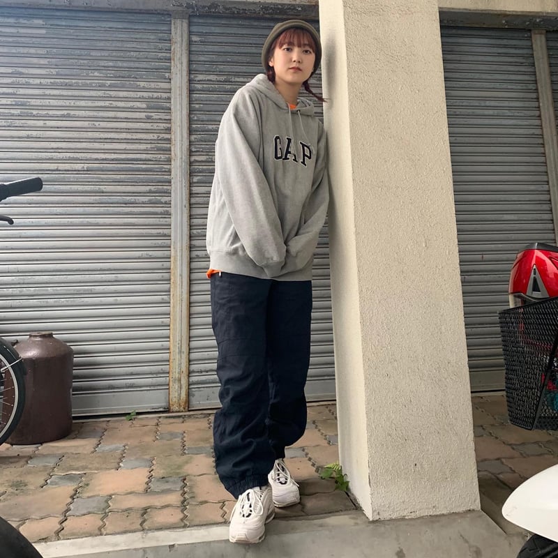 ⭐︎美品⭐︎ 【M】OLD GAPパーカー　リバースウィーブ　刺繍ロゴ　グレー ⭐︎美品⭐︎ 【M】OLD GAPパーカー 刺繍ロゴ リバースウィーブ