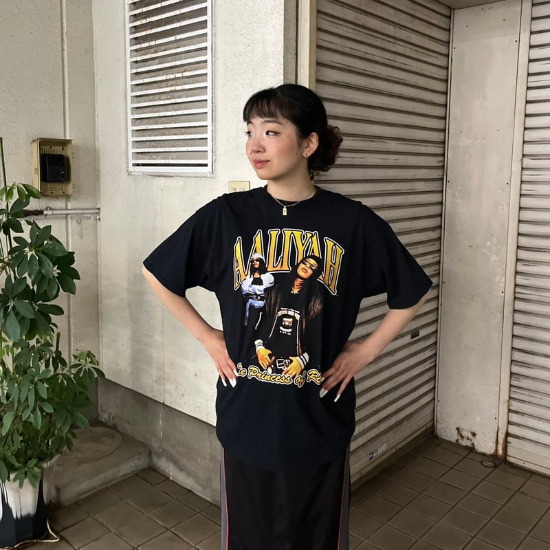 AALIYAH プリントTシャツ | CUSTOM FEVER