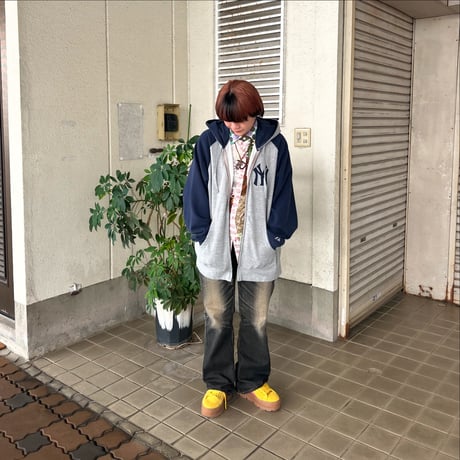 Majestic ニューヨーク・ヤンキース ジップパーカー