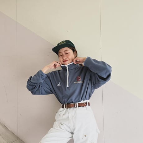 adidasハーフジップPO